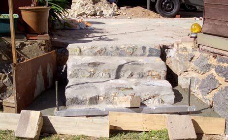 Setting bottom pins to hold floating arbour